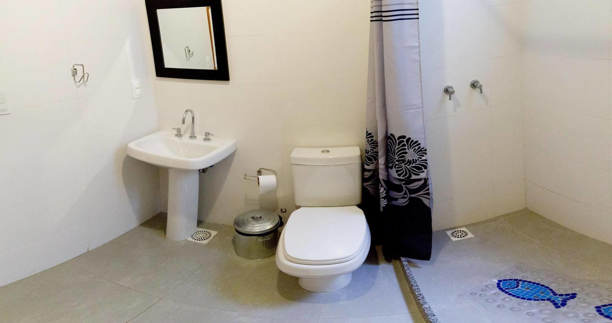 Family Room Private Bathroom